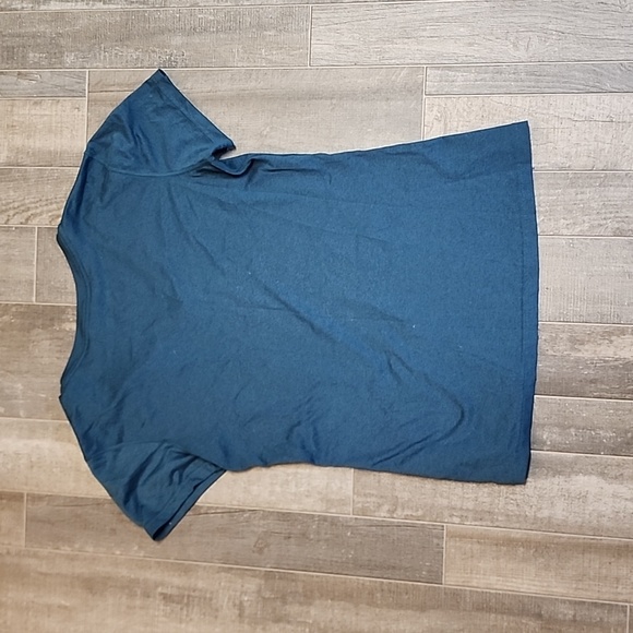 Nike brand athletic TShirt - Picture 8 of 8